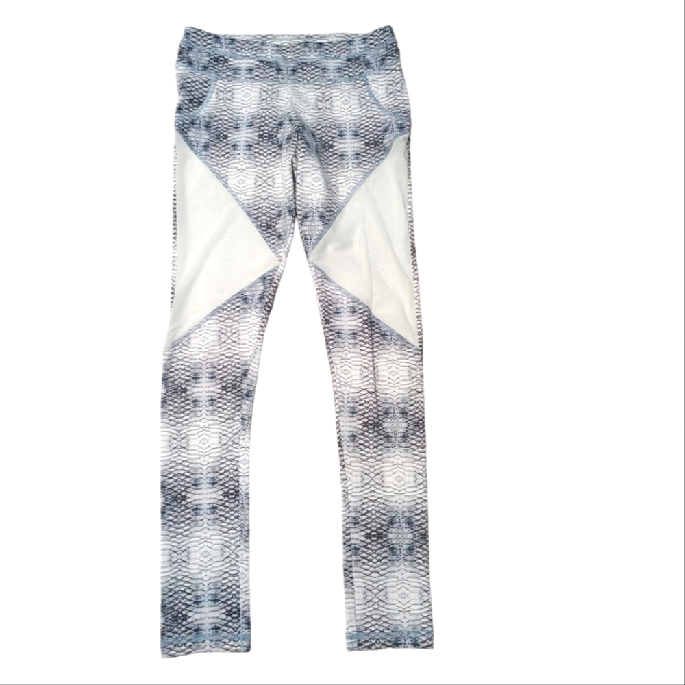 Varley ladies size xs leggings.
